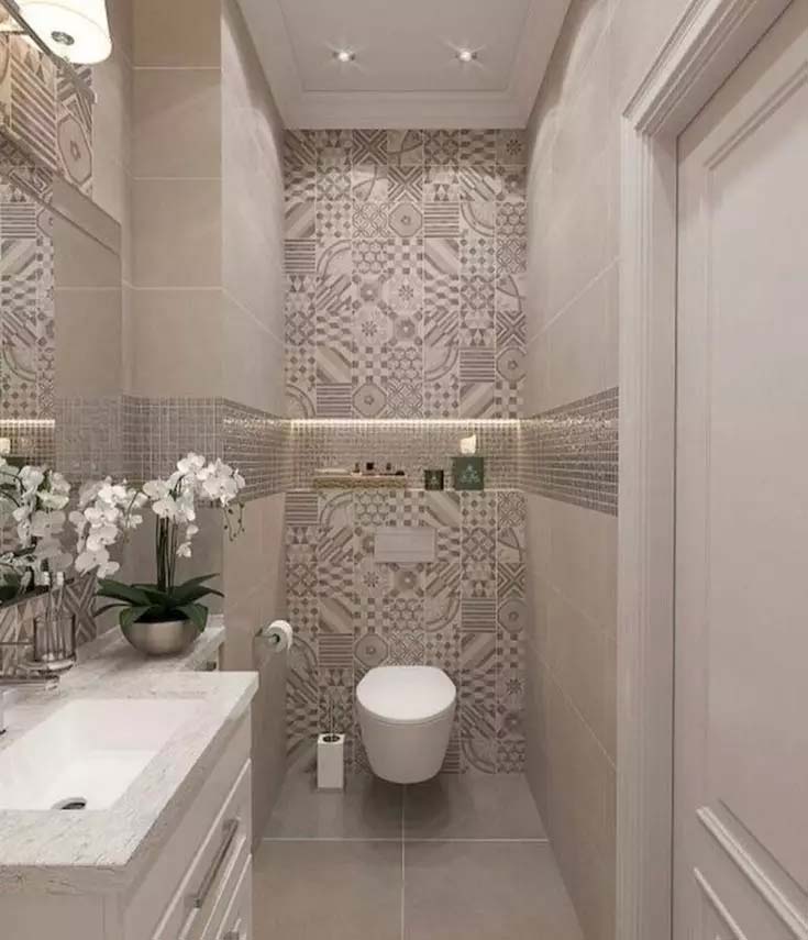 Phối hợp gạch có hoa văn, màu sắc khác nhau trong thiết kế phòng tắm
